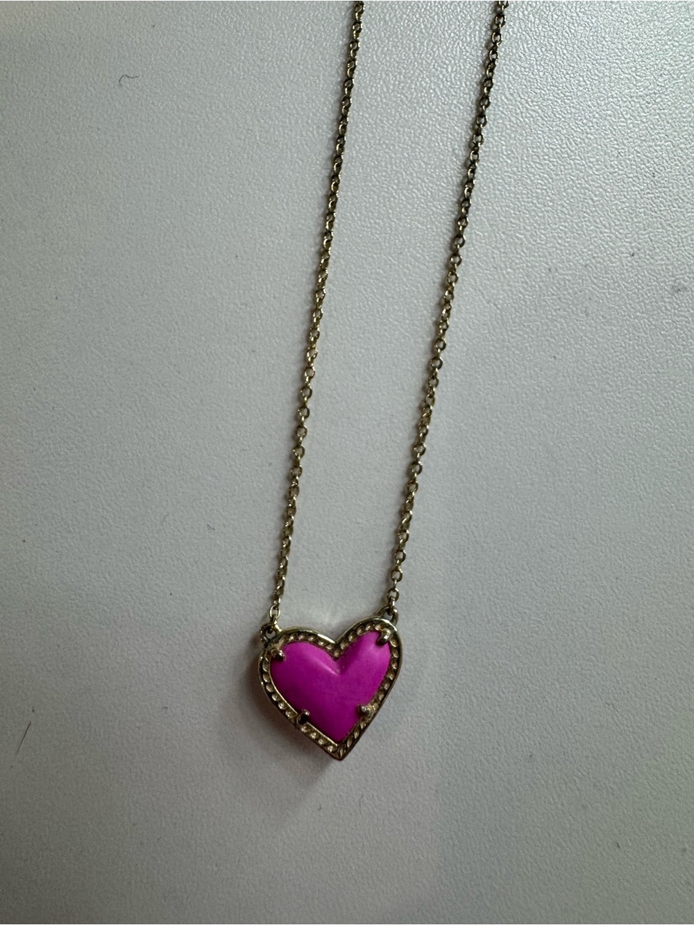 Kendra Scott Gold Heart Pendant Necklace with Hot Pink Enamel